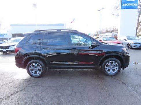 Used 2023 Honda Passport TrailSport image 3