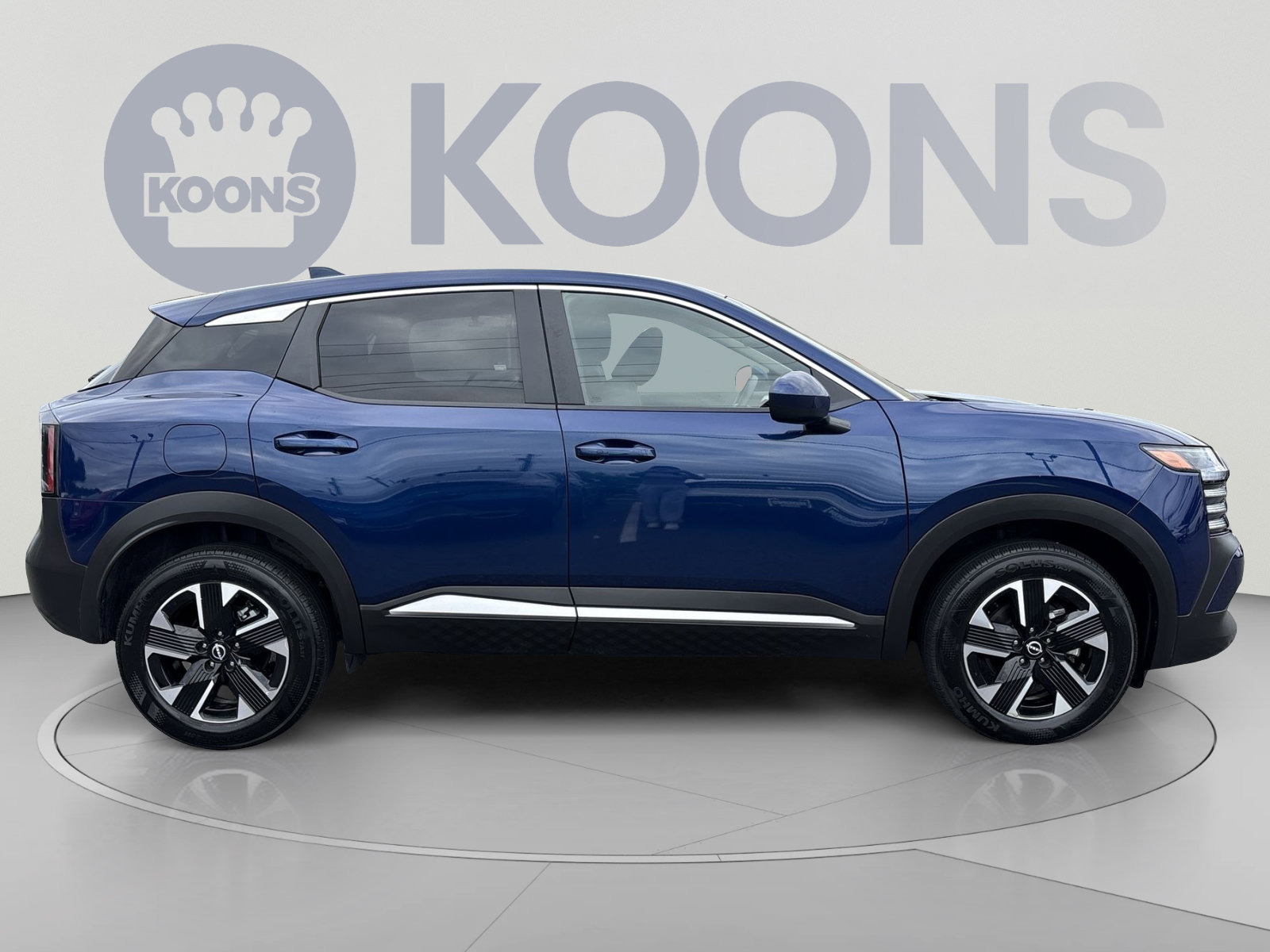 Used 2025 Nissan Kicks SV AWD/4WD image 8