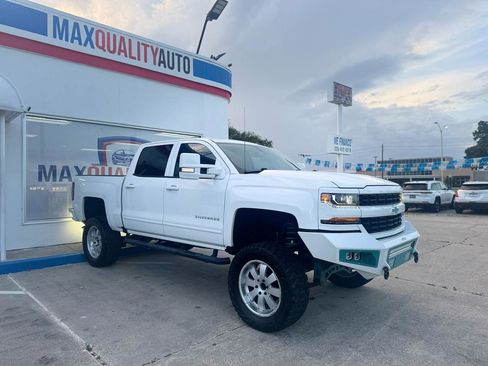 Used 2018 Chevrolet Silverado 1500 LT w/ Trailering Package AWD/4WD image 14