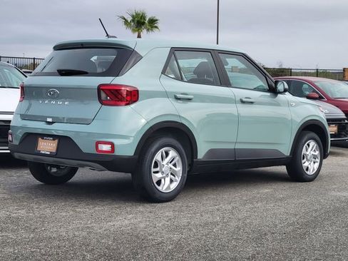 New 2026 Hyundai Venue SE image 2