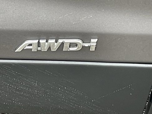 Used 2019 Toyota Highlander XLE image 10