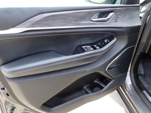 Certified 2022 Jeep Grand Cherokee L Overland image 20