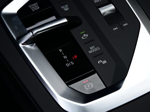 Used 2026 BMW 228i w/ Technology Package image 18