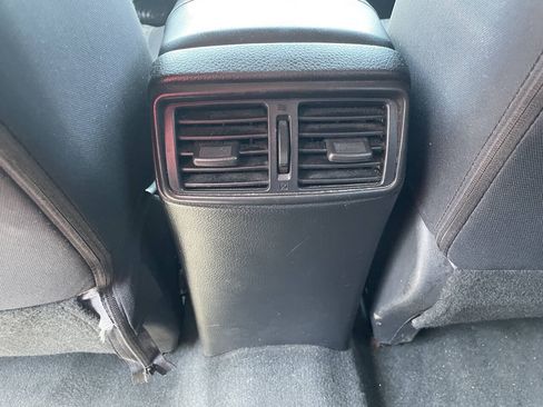 Used 2020 Nissan Rogue SV FWD image 11