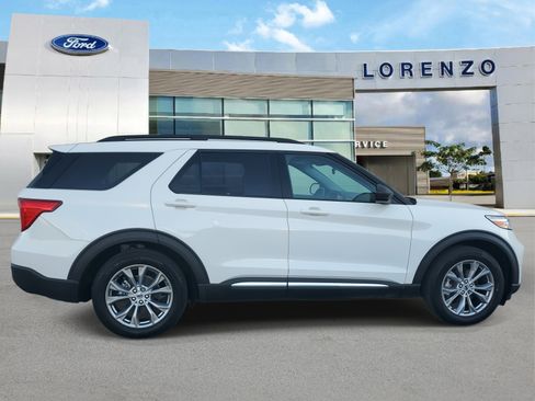 Used 2023 Ford Explorer XLT w/ Equipment Group 202A image 4