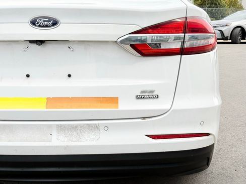 Used 2020 Ford Fusion SE image 11