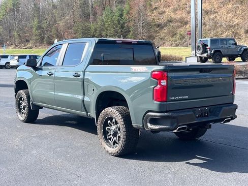 Used 2025 Chevrolet Silverado 1500 LT Trail Boss w/ Convenience Package II image 3