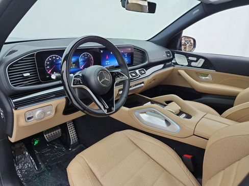 Used 2024 Mercedes-Benz GLS 450 4MATIC image 12
