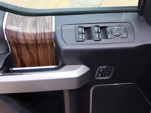 Used 2020 Ford F150 Lariat w/ Equipment Group 502A Luxury image 11