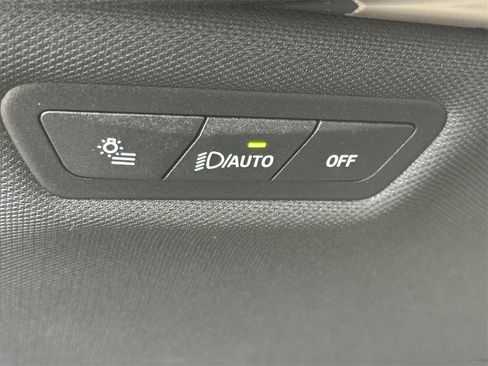 Used 2023 BMW iX xDrive50 w/ Premium Package image 29