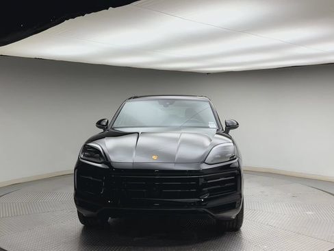 Used 2024 Porsche Cayenne AWD/4WD image 7