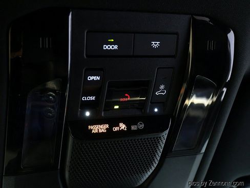 Used 2025 Lexus GX 550 w/ Accessory Package (2T) AWD/4WD image 28
