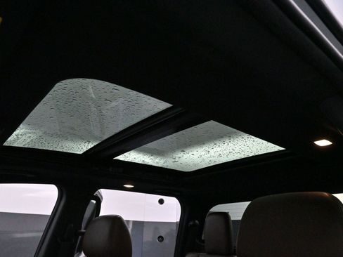 Used 2021 Nissan Titan Platinum Reserve w/ Moonroof Package image 32