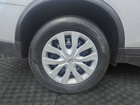 Used 2017 Nissan Rogue S FWD image 34