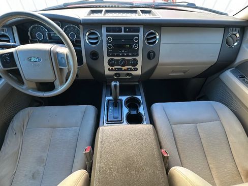 Used 2008 Ford Expedition XLT image 25