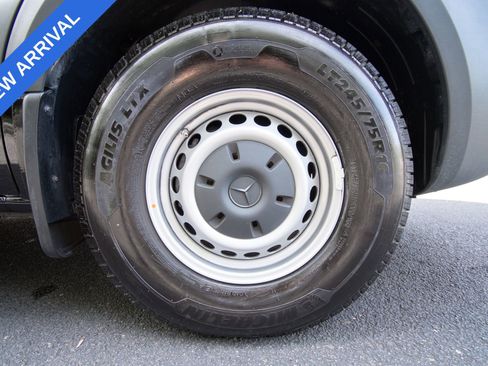 Used 2024 Mercedes-Benz Sprinter 2500 image 28