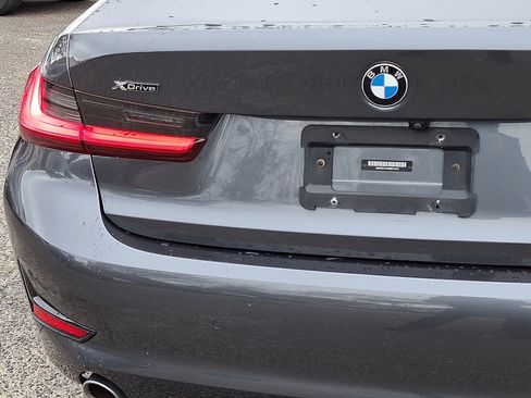 Used 2021 BMW 330i xDrive Sedan w/ Convenience Package image 17