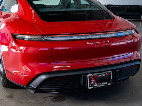 Used 2022 Porsche Taycan 4S image 22