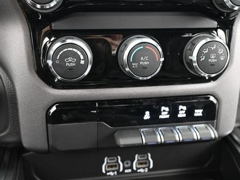 New 2026 RAM 1500 Big Horn AWD/4WD image 17