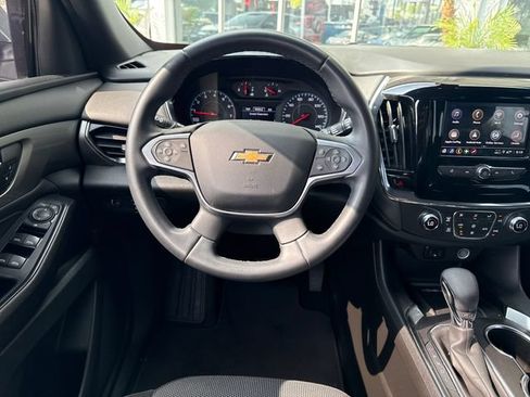 Certified 2023 Chevrolet Traverse LT FWD image 13