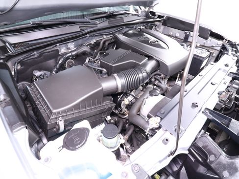 Used 2018 Toyota Tacoma SR image 25