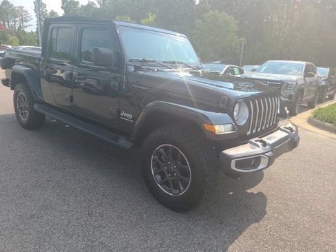 Used 2020 Jeep Gladiator Overland w/ Safety Group AWD/4WD image 10