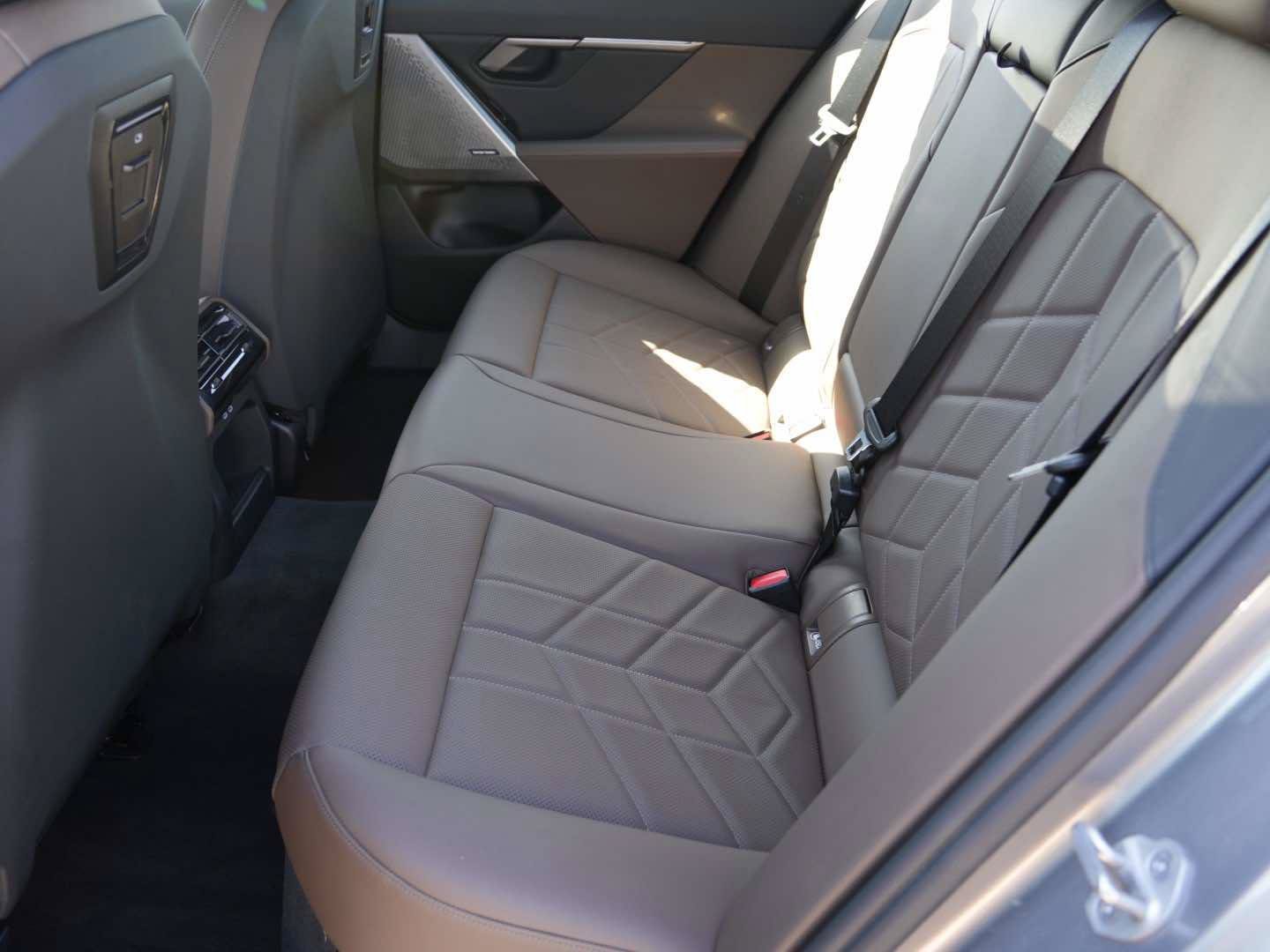 Used 2026 BMW 530i RWD image 11