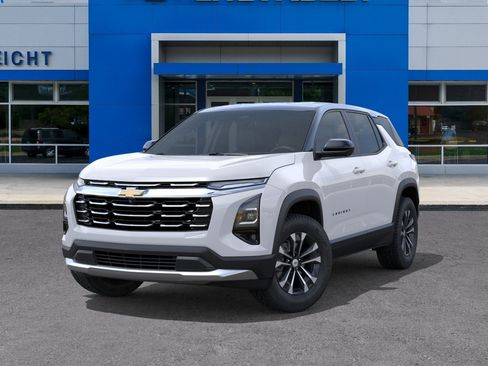New 2027 Chevrolet Equinox LT w/ Convenience Package II FWD image 30