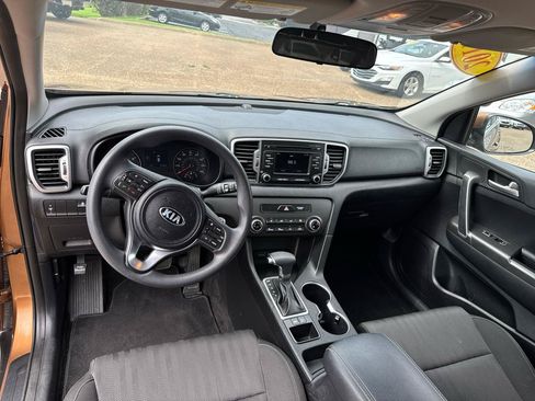 Used 2017 Kia Sportage LX FWD image 32