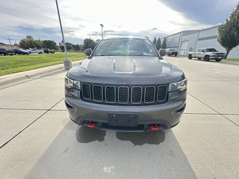 Used 2018 Jeep Grand Cherokee Trailhawk AWD/4WD image 17