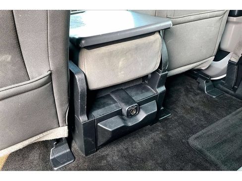 Used 2017 Ford F150 XLT AWD/4WD image 12