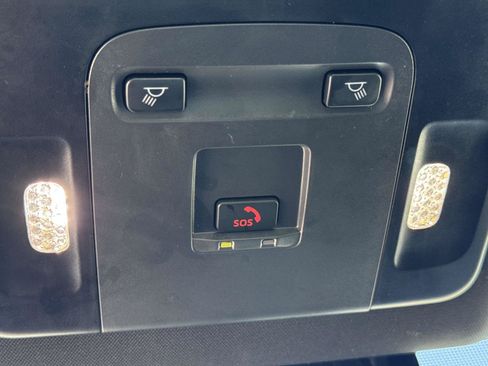 Used 2025 Toyota Camry SE FWD image 27