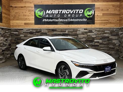 Used 2025 Hyundai Elantra SEL FWD image 1
