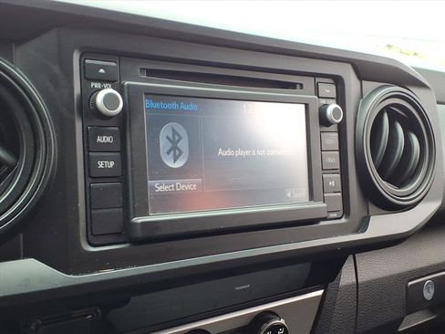 Used 2016 Toyota Tacoma SR w/ SR Convenience Package image 10