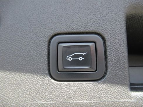 Used 2022 Chevrolet Equinox LT FWD image 30