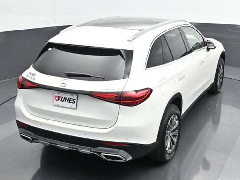 Used 2025 Mercedes-Benz GLC 300 4MATIC image 36