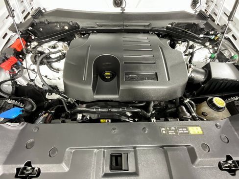 Certified 2024 Land Rover Defender 110 X-Dynamic SE image 27