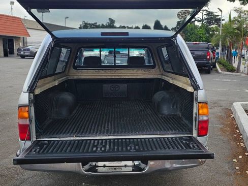 Used 2000 Toyota Tacoma 2WD Regular Cab image 10