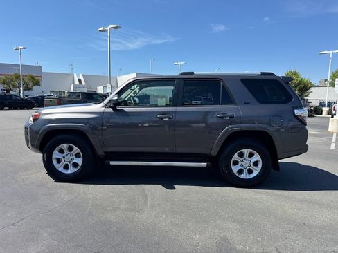 Certified 2021 Toyota 4Runner SR5 RWD image 9