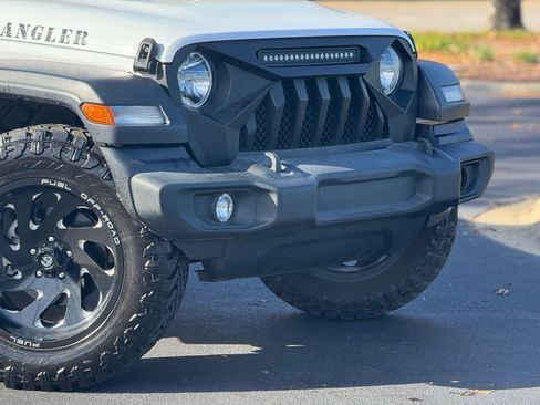 Used 2023 Jeep Wrangler Altitude image 7