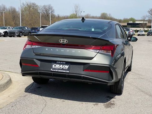 New 2026 Hyundai Elantra Sport FWD image 8