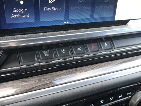 Used 2024 Chevrolet Silverado 2500 LTZ image 27