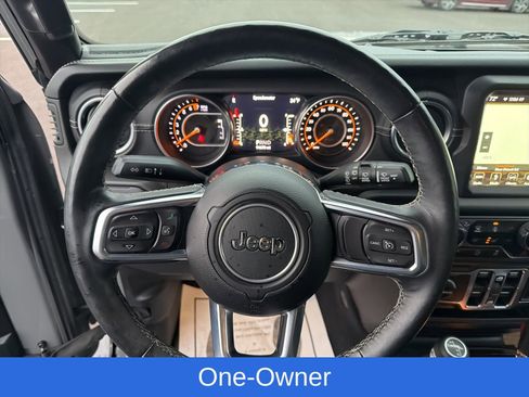 Used 2018 Jeep Wrangler Unlimited Sahara image 13