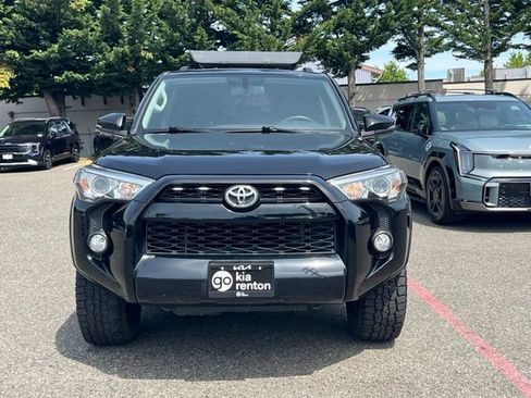 Used 2019 Toyota 4Runner SR5 Premium AWD/4WD image 4
