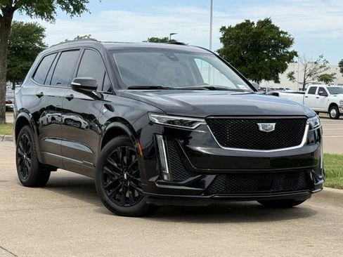 Used 2022 Cadillac XT6 Sport w/ Platinum Package AWD/4WD image 2