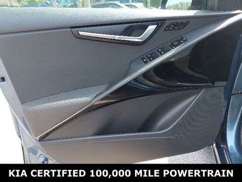 Certified 2025 Kia Niro FWD image 21
