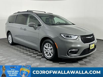 Used 2022 Chrysler Pacifica Touring-L