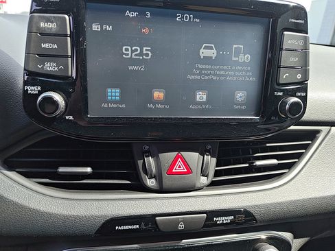 Used 2018 Hyundai Elantra GT image 17