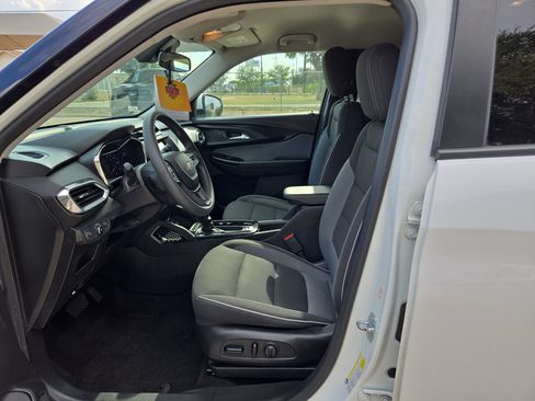 Certified 2023 Chevrolet TrailBlazer LT FWD image 9