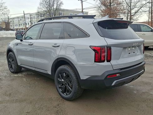 Used 2023 Kia Sorento S w/ Panoramic Sunroof Package image 6